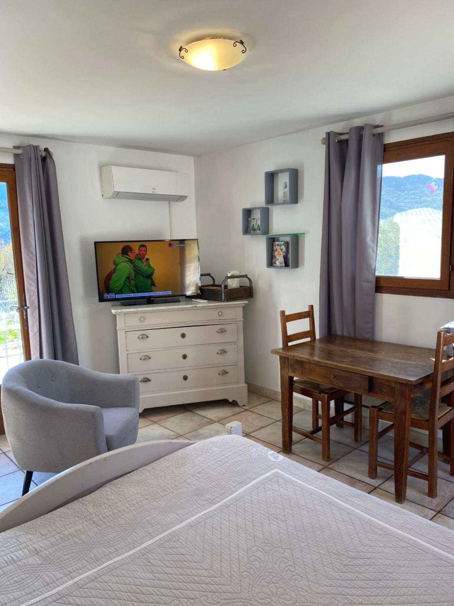 Chambre Une Fenetre Sur Le Ventoux La Clue Plaisians Eksteriør billede
